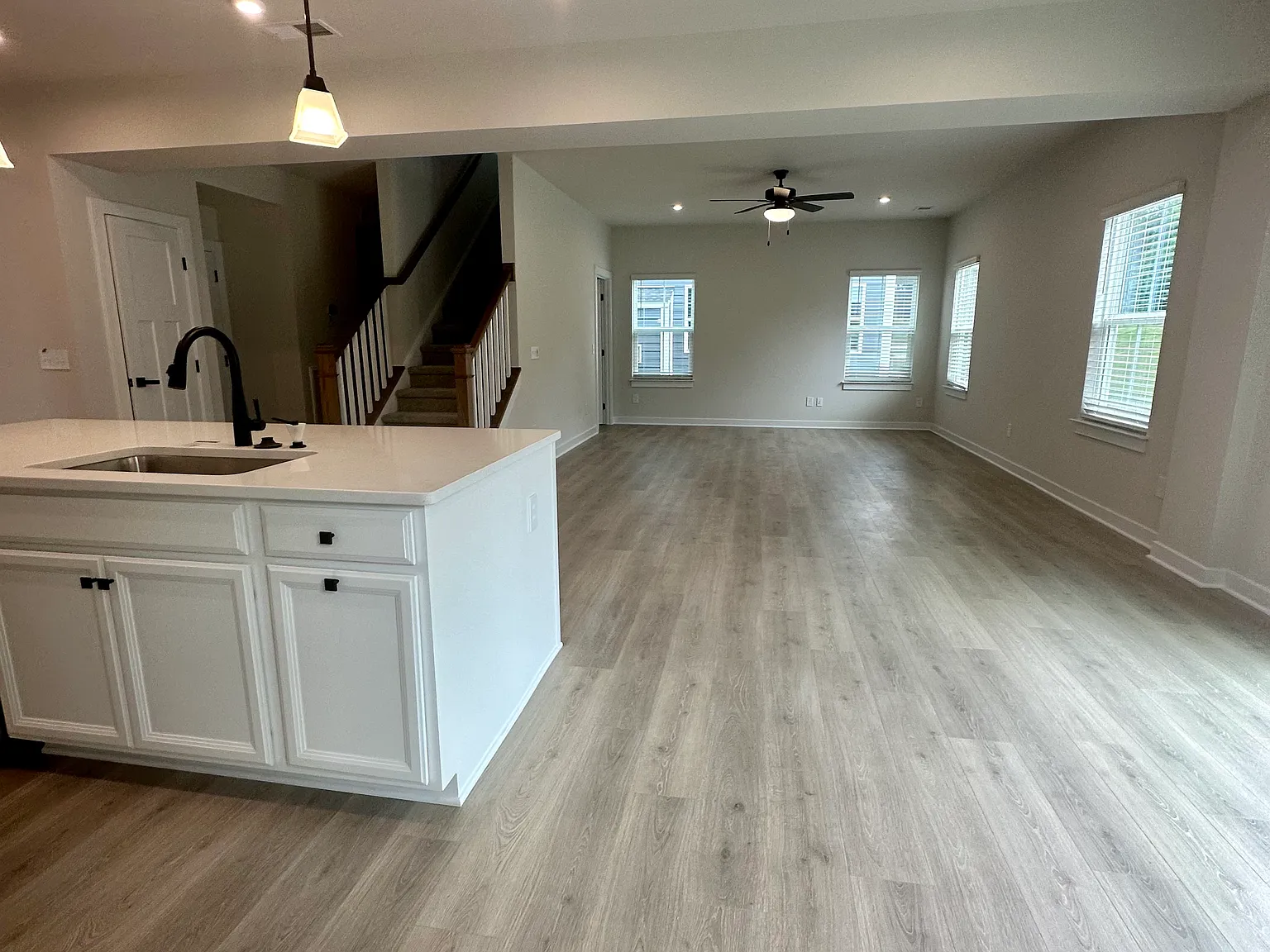 733 Lady Fern Dr — Photo 4