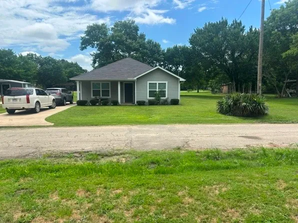311 Depot St, Cumby, TX 75433