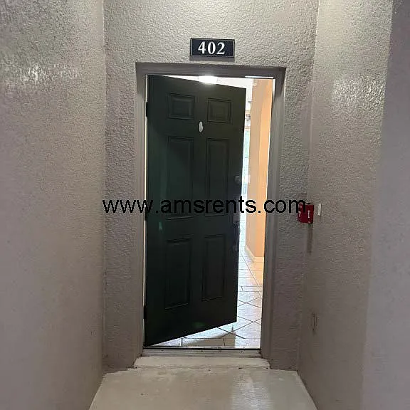 9429 Myrtle Creek Ln #402 — Photo 4