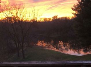 4906 Red School Rd, Central City, IA 52214