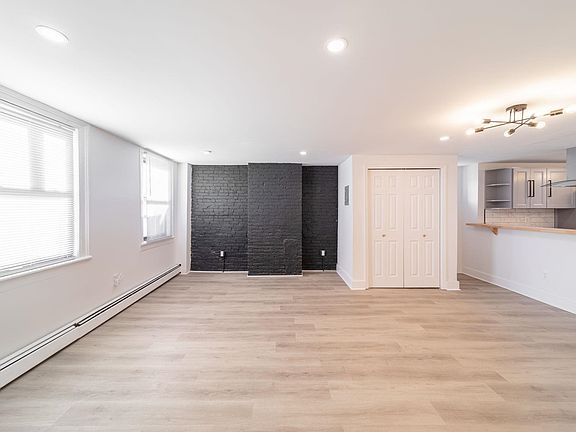 4th image of 169 Halladay St Floor 1