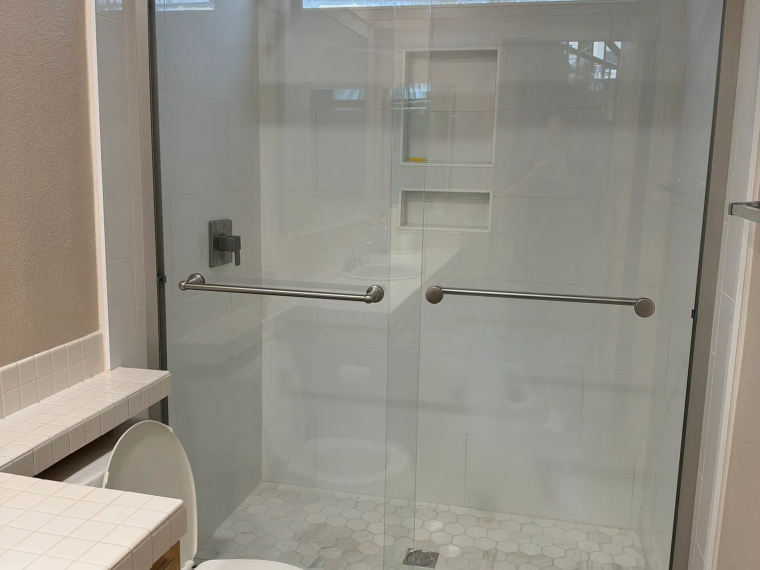 4 bed, 2427 sqft, $5,000 — Photo 4