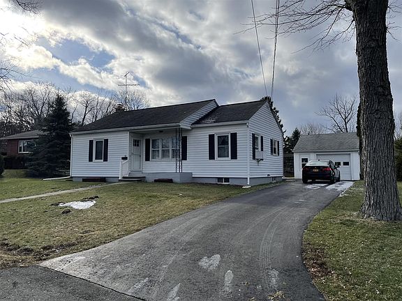 2nd image of 41 Woodlawn Dr