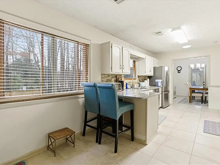 2025 Kristian Way — Photo 13