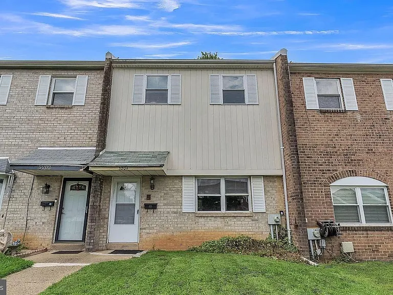5204 Leeward Rd #N — Photo 1