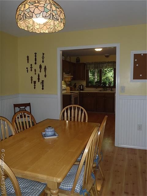 2nd image of 24 Mountain Rd