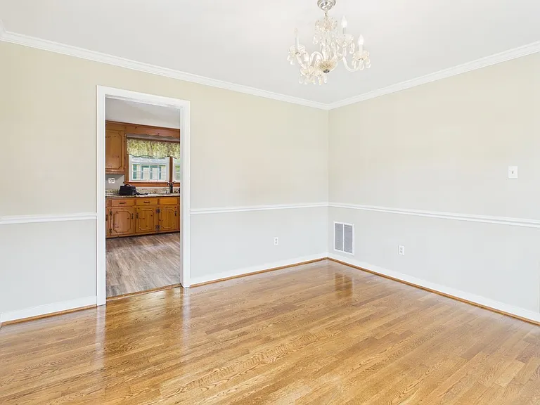 1519 Chauncey Ln — Photo 16