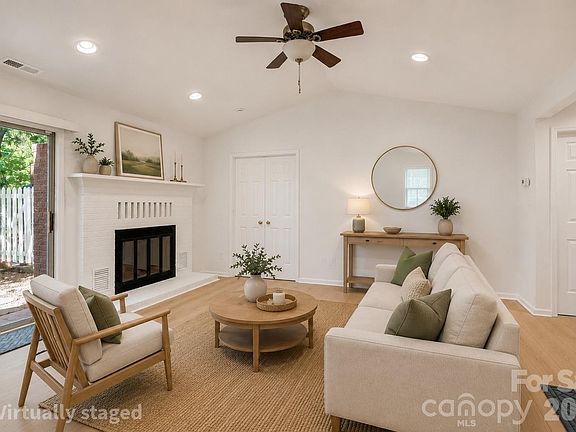 4th image of 2734 Tiergarten Ln