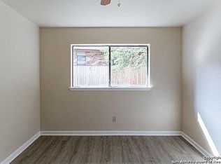 8606 Star Creek Dr, San Antonio, TX 78251
