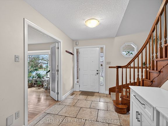 3rd image of 495 Jeffreybrook Close