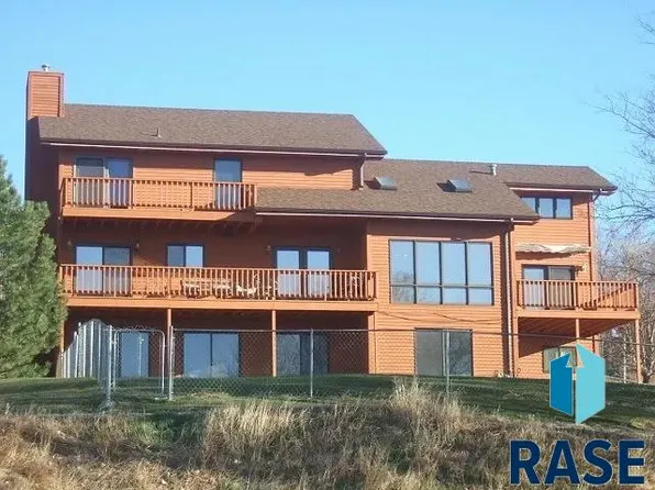 417 N Sanborn St, Chamberlain, SD 57325