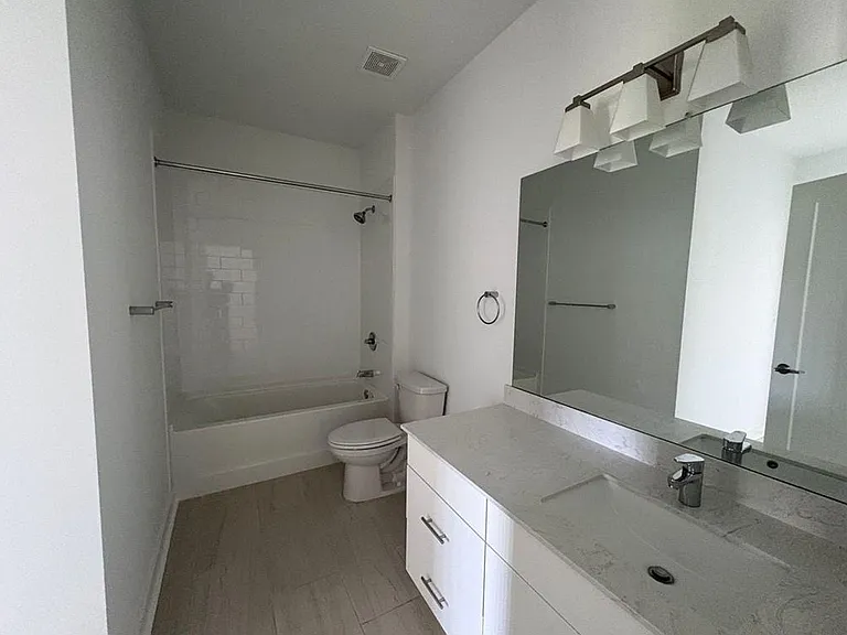 525 Parkway Dr NE #512 — Photo 15