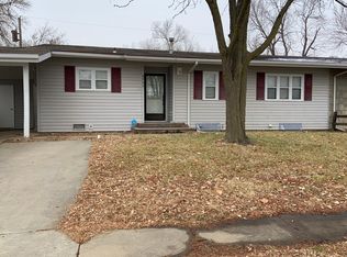 6703 SW Fairdale Dr, Topeka, KS 66619