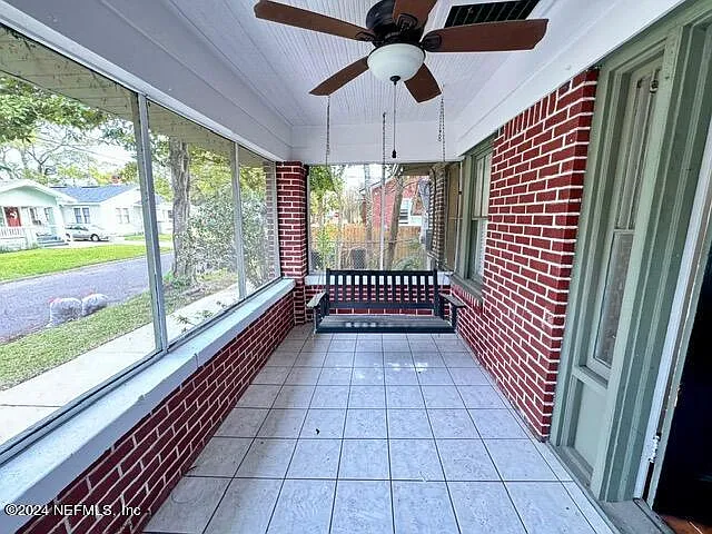 2 bed, 1.0 bath, 1083 sqft, $1,795 — Photo 2
