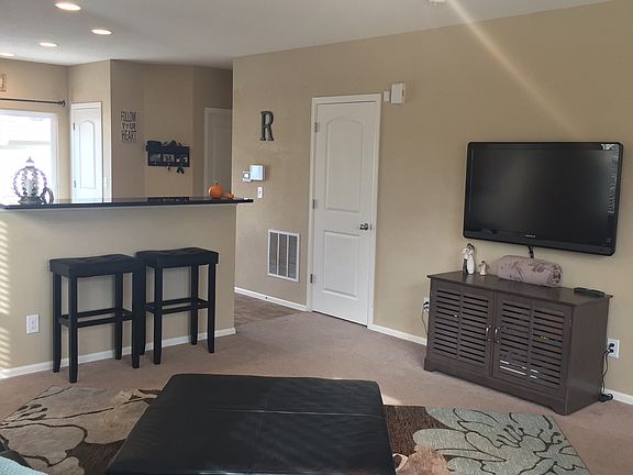 Eating area/Counter Top