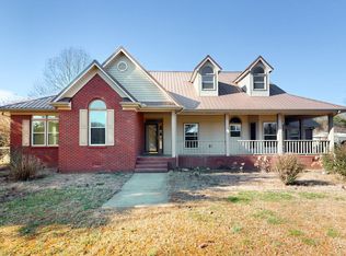 6 Boning Rd, Fayetteville, TN 37334