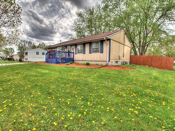 3rd image of 2491 Curren Dr