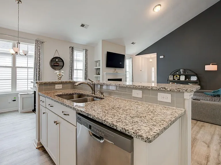 1428 Ardennes Dr — Photo 13