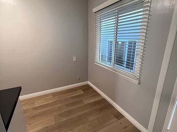 4th image of 907 Manhattan Ave APT 2