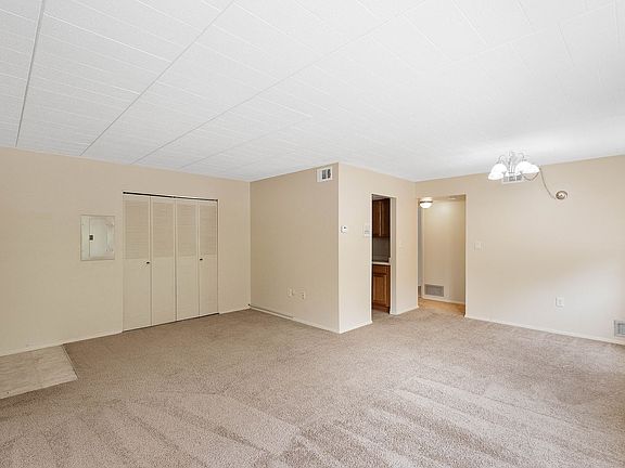 3rd image of 100 Briaridge Dr #108-J