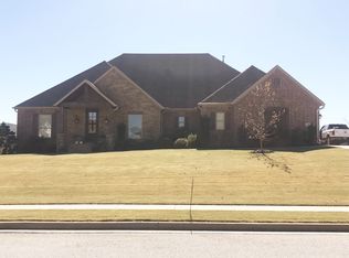 2523 Riverwater Ln, Fayetteville, AR 72703