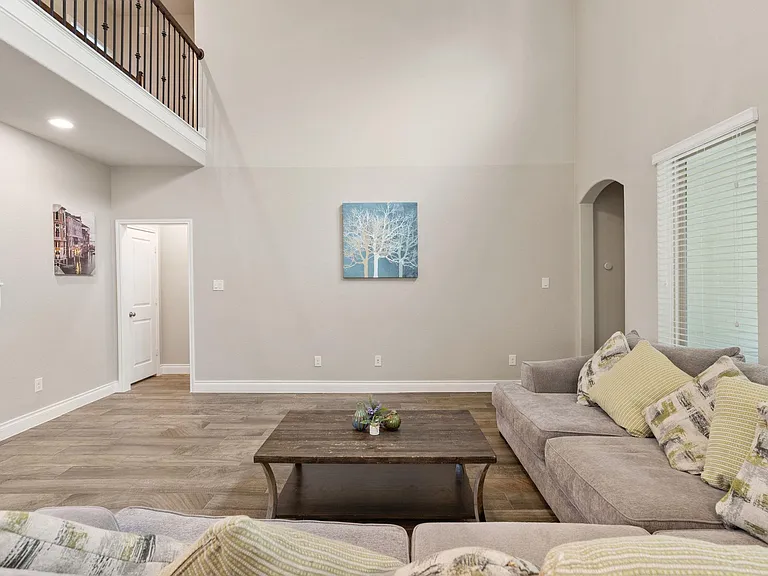 180 Santa Maria St — Photo 5