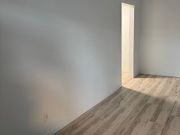 3rd image of 522 N Alexandria Ave #8ce2699bf