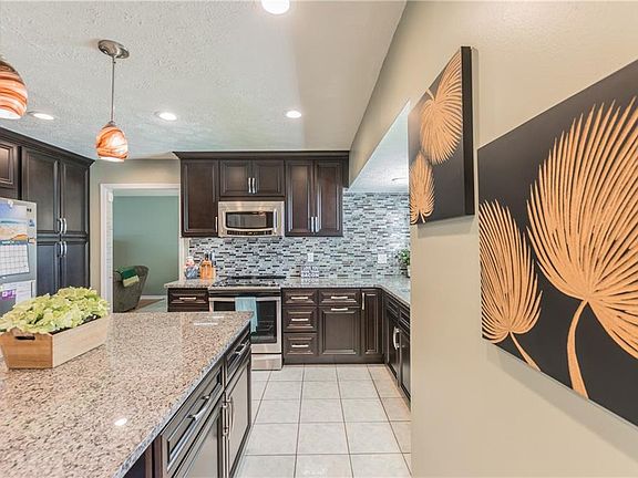 5th image of 5010 Grainary Ave