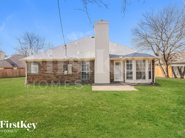 903 Hillwood Ct — Photo 14
