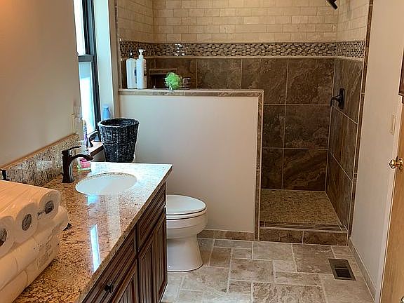 4th image of 1026 Peninsula Dr