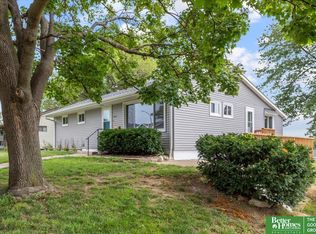 3009 S 38th St, Omaha, NE 68105