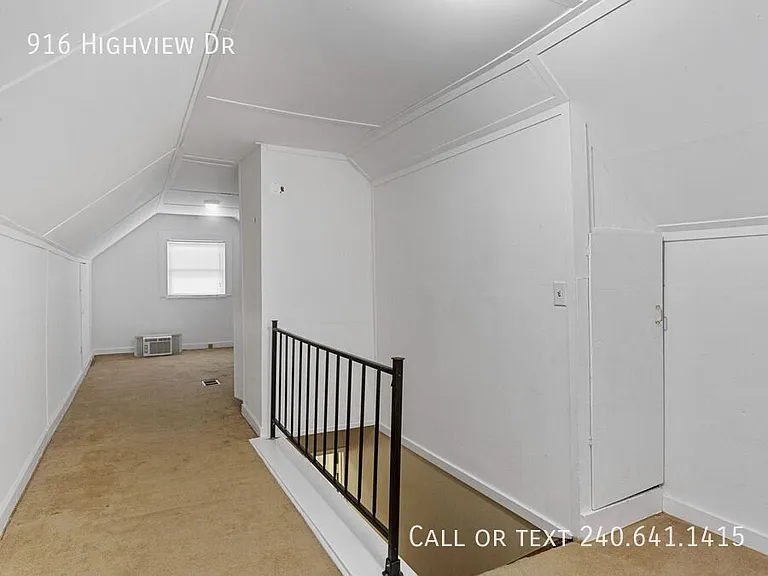916 Highview Dr — Photo 10