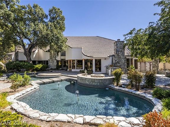 4th image of 10 Quail Hollow Dr