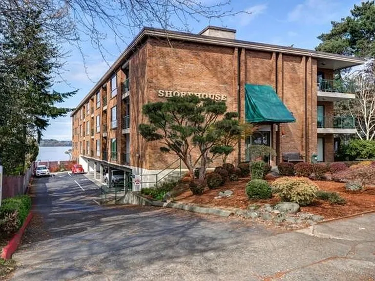 6225 Lake Washington Blvd NE #203 — Photo 1