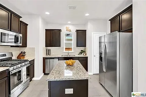 2 bed, 1026 sqft, $800 — Photo 2