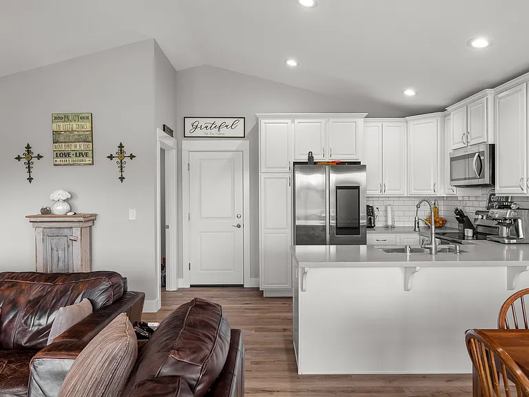 571 Puffin Ave NE — Photo 7