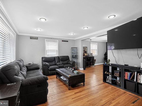 5th image of 2411 Horsham Rd