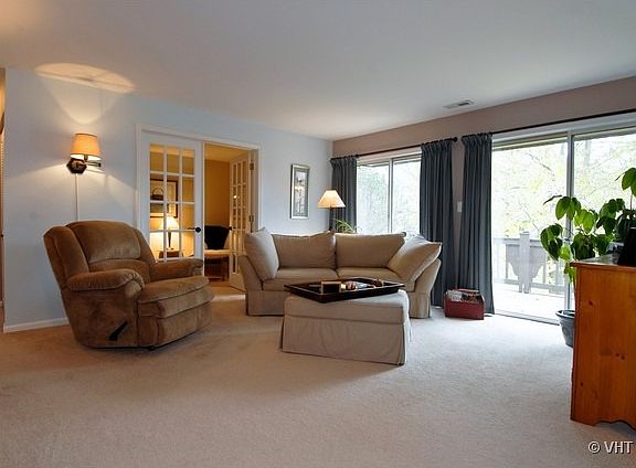 3rd image of 43 Glencoe Ct APT 201-A