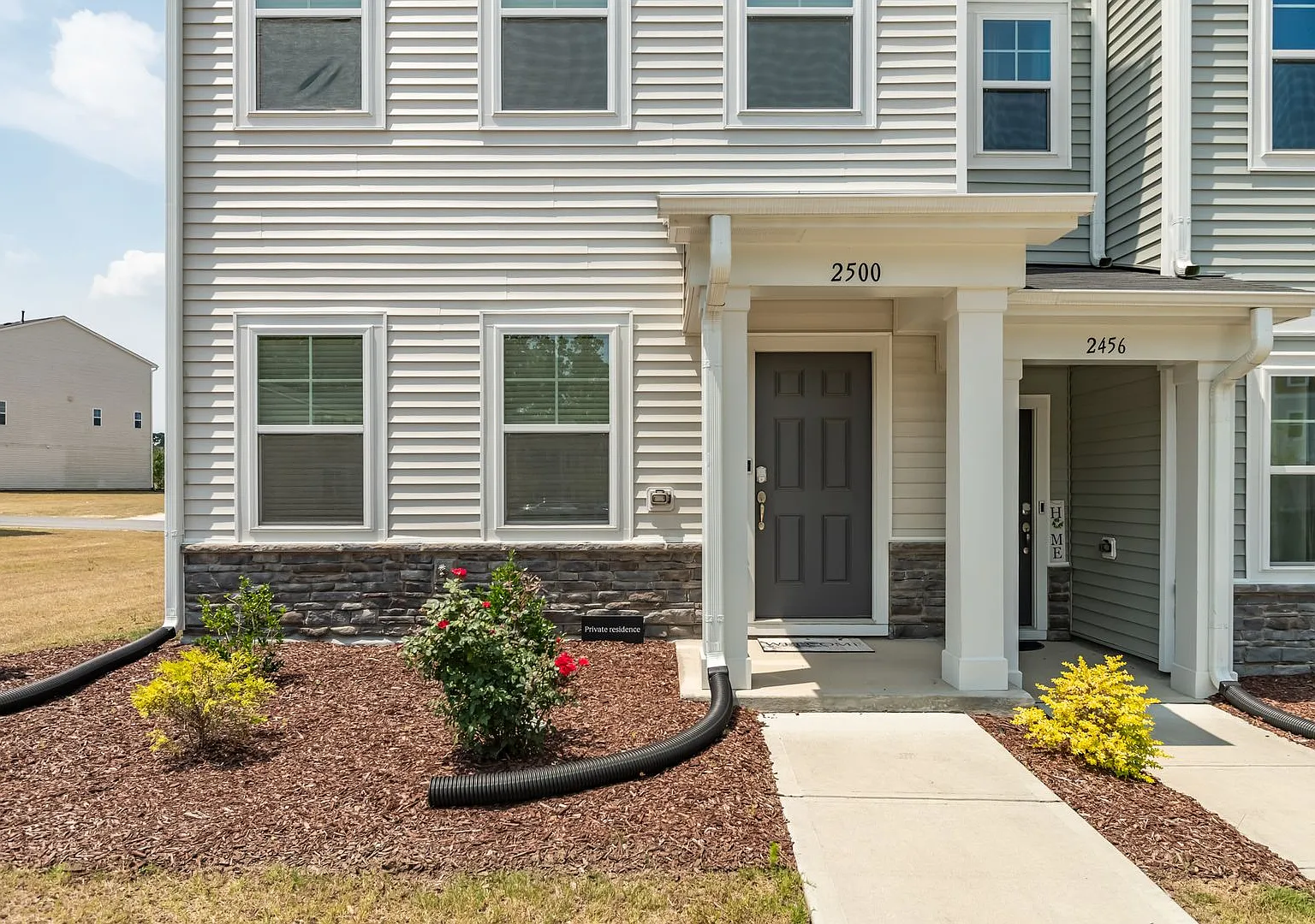 $500 OFF Your First Month's Rent! Beautiful End-Unit Townhome in Trace at Olde Towne | 3BR/3.5BA ... — Photo 3