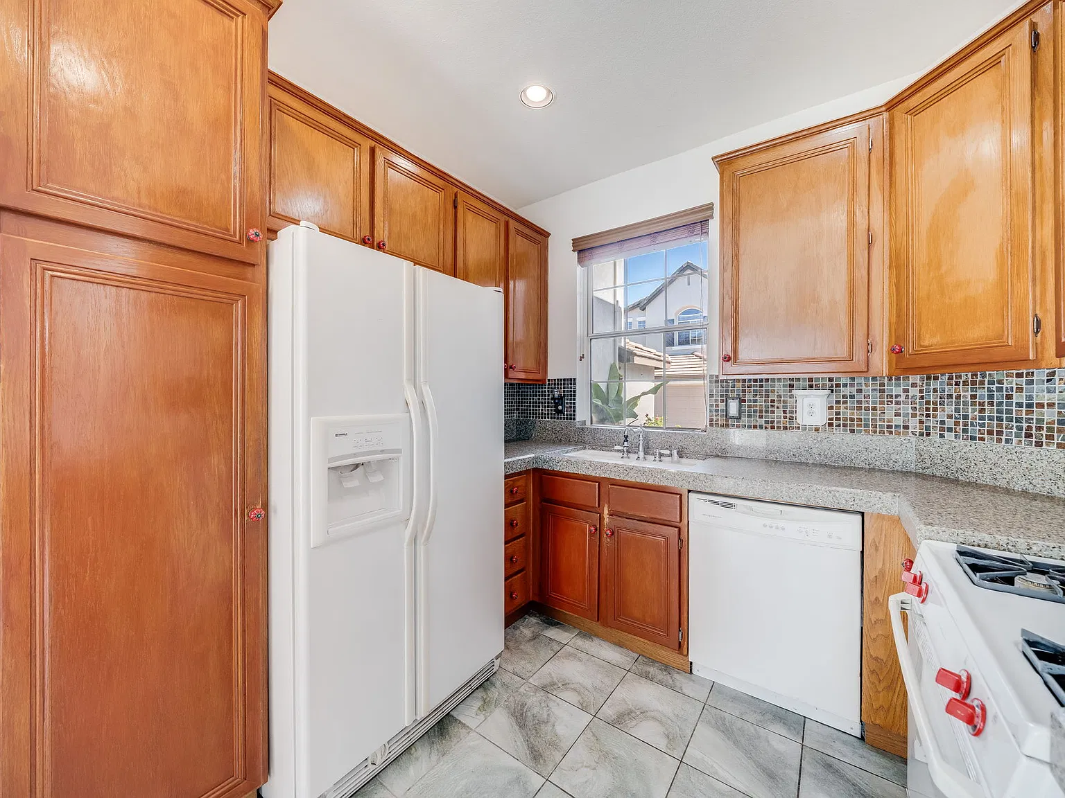 2 bed, 1080 sqft, $3,600 — Photo 3
