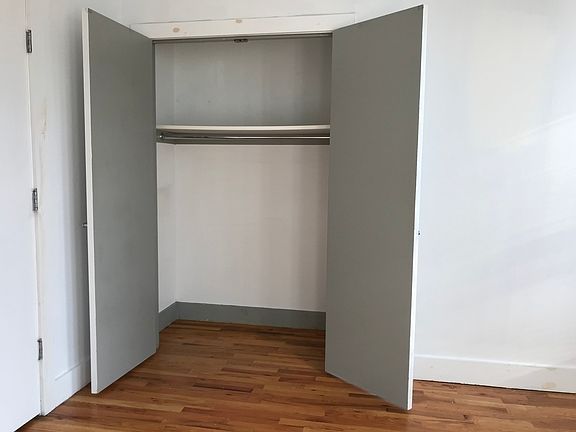 3rd image of 226 Troutman St APT 2