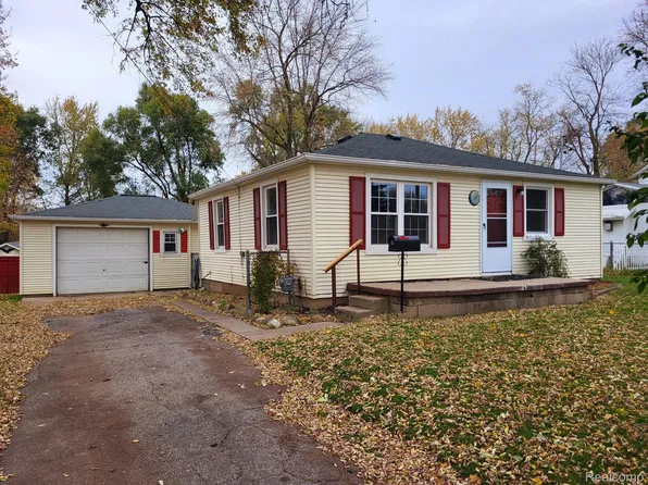 304 W Monroe St, Durand, MI 48429