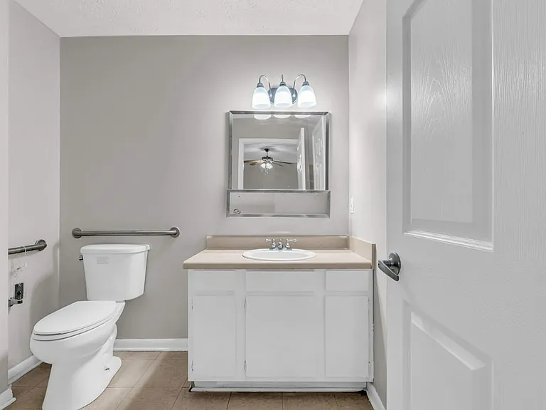 1011 4th Ave S #B10 — Photo 17