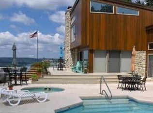 338 Neeb Rd, Cincinnati, OH 45233