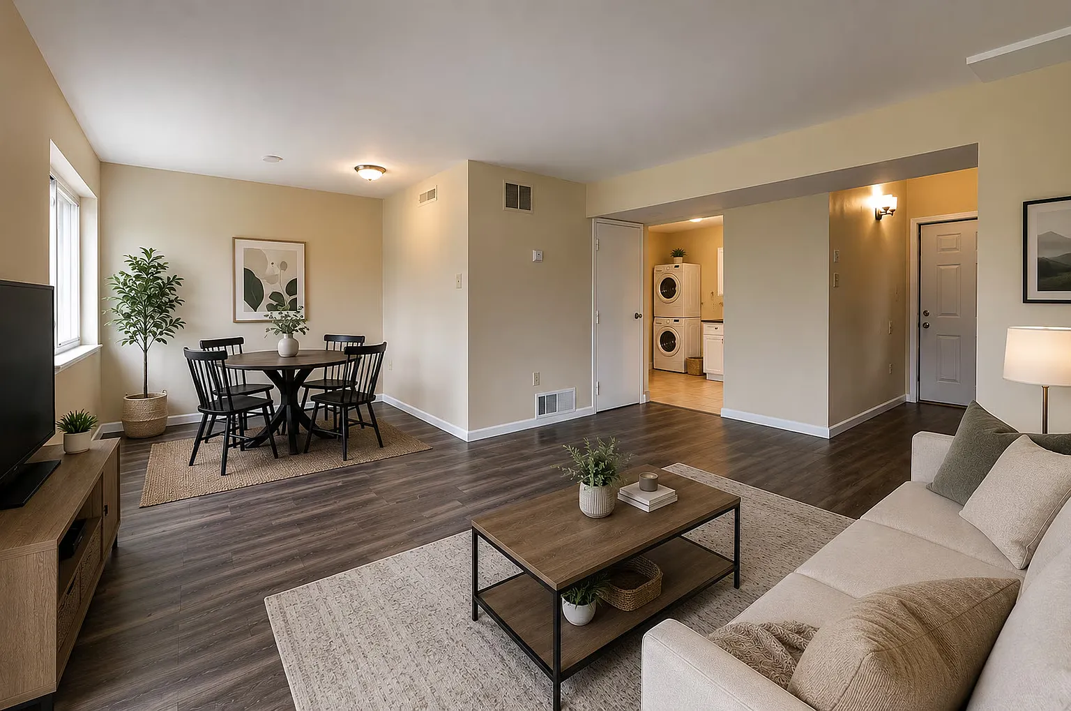 3 bed, 950 sqft, $1,699 — Photo 3