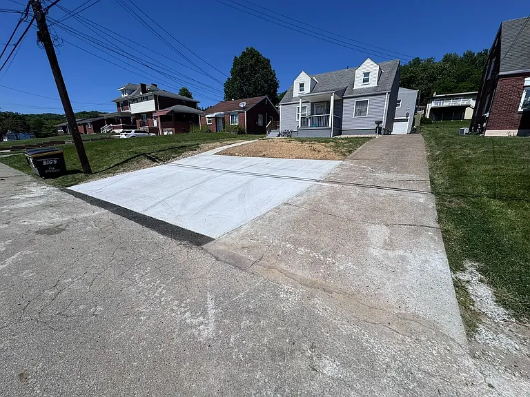 1827 California Ave — Photo 2