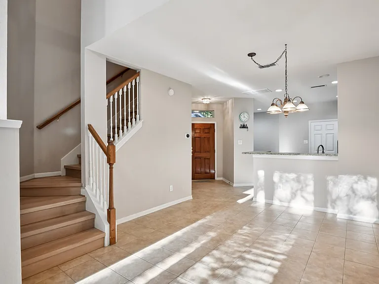 27 Endor Forest Pl — Photo 3