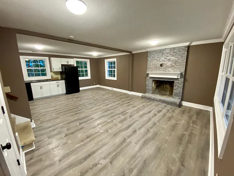 105 Mamie Ct — Photo 9
