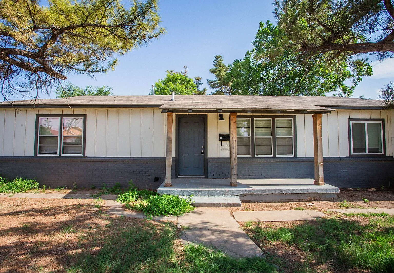 4 bed, 3.0 bath, 1596 sqft, $2,200 — Photo 1