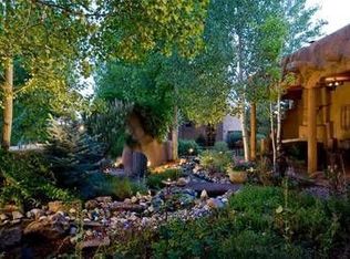 7 Vistas Calabasas, Santa Fe, NM 87506